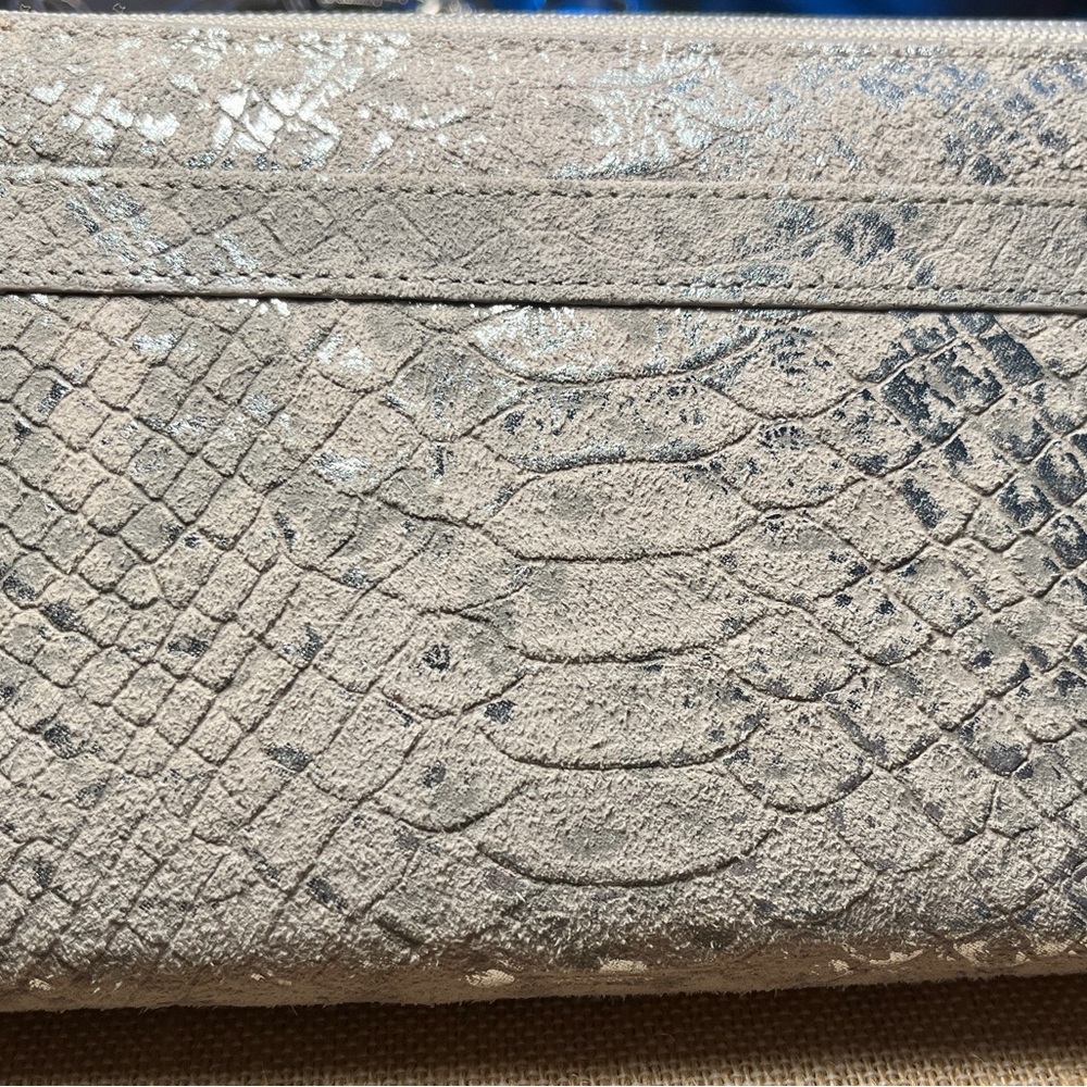 Silpada Margeaux Wallet - Picture 3 of 9